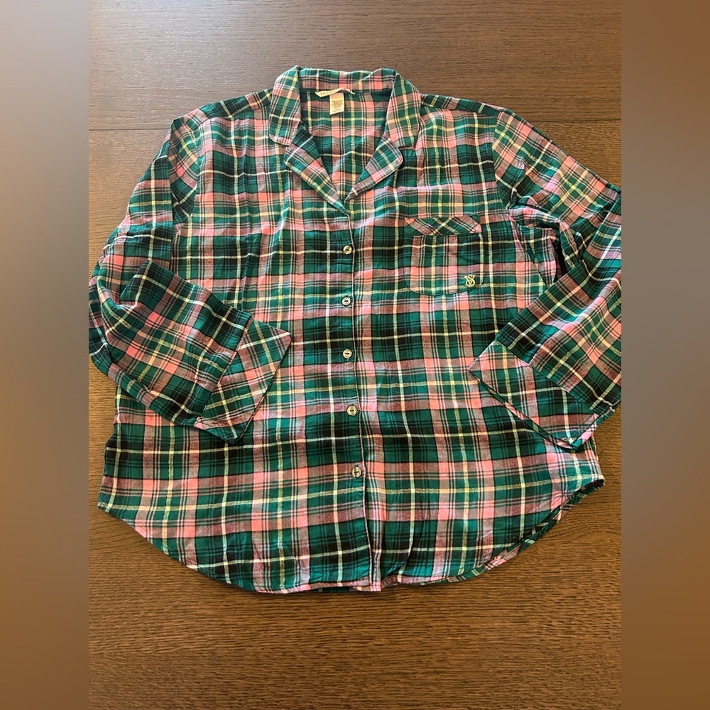 Victorias Secret Flannel Pajama Shirt
Women’s M Green Pink 
Pajamas One Piece